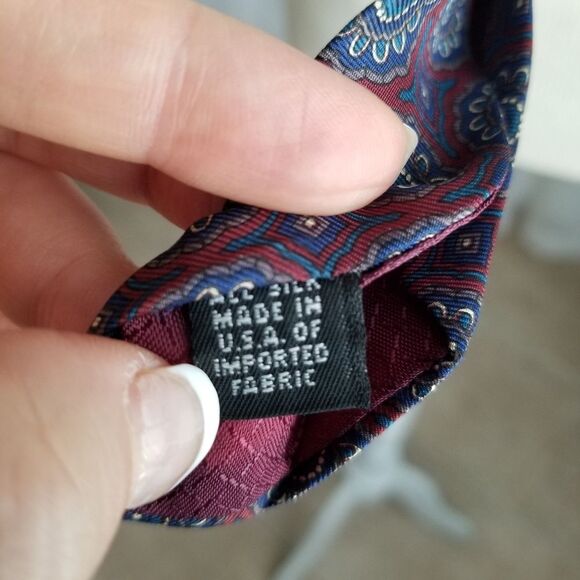 Christian Dior designer paisley silk tie - Picture 6 of 6